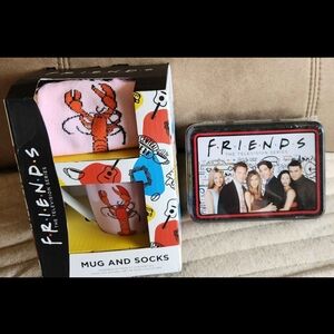 FRIENDS Lobster Casual Socks - Pink and Yellow & Deck Of Cards In Collector Tin